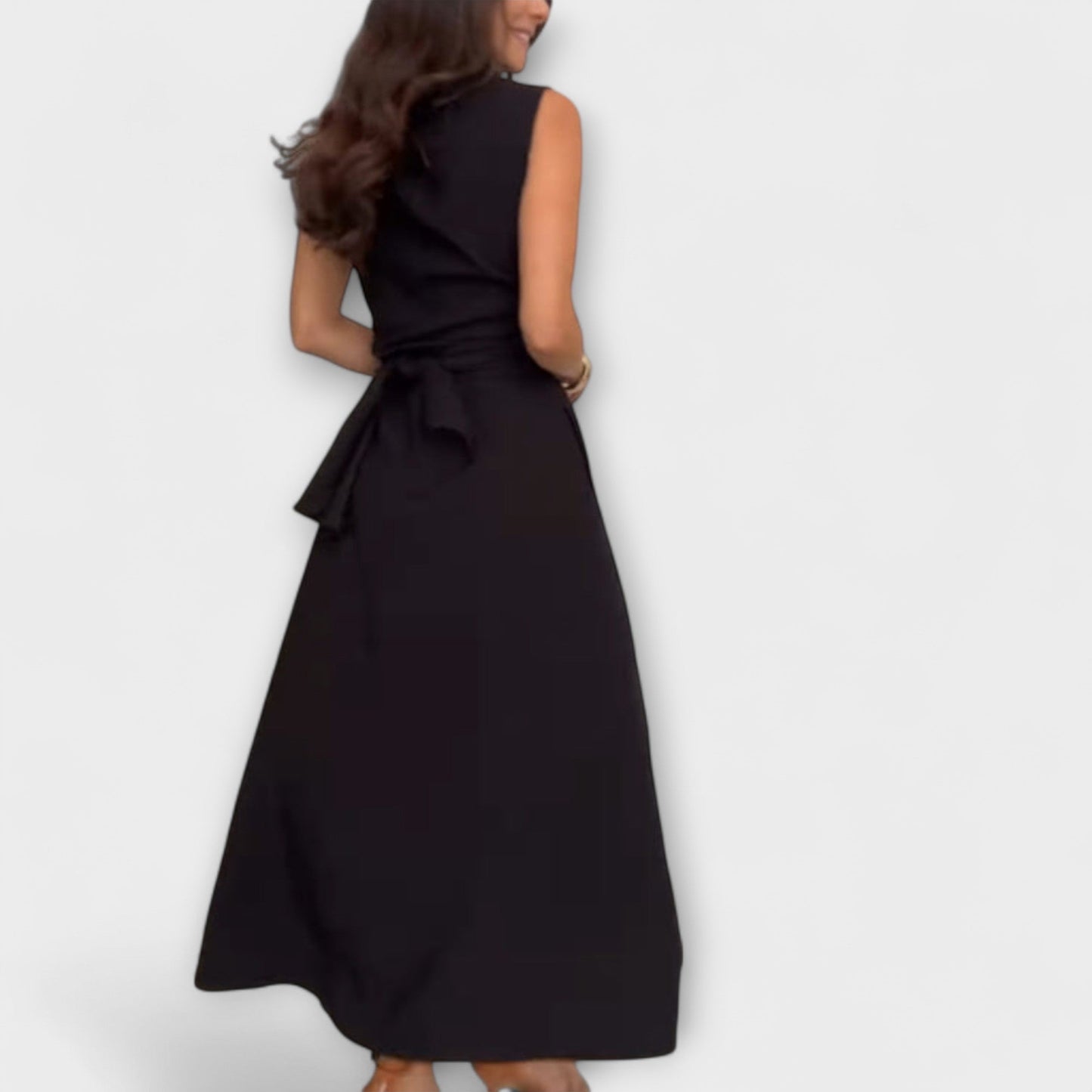 Mira - Auffälliges, einreihiges Midikleid mit Bindegürtel