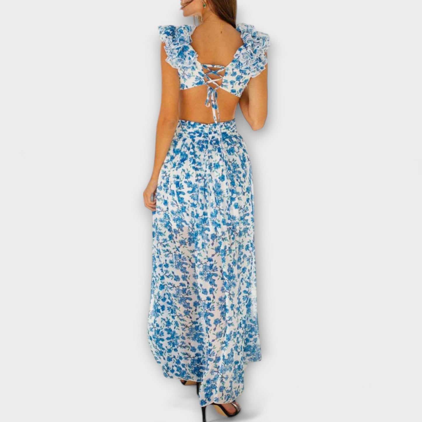 Elin - Maxikleid mit Rüschensaum und Cut-Out-Details