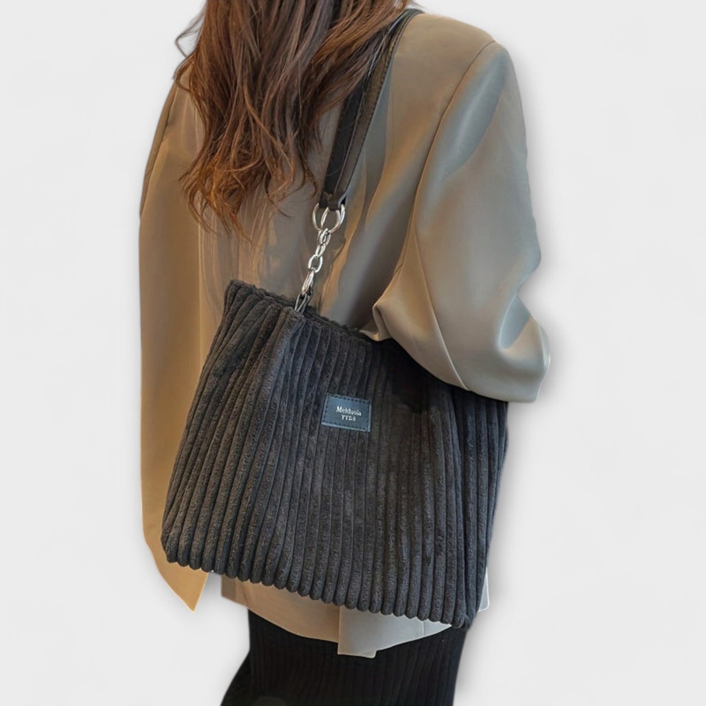 Aurellia. - Weiche Cord-Schultertasche